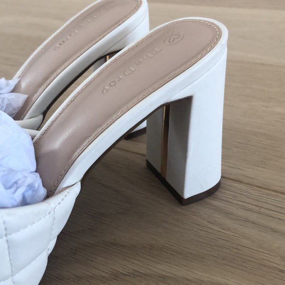 Like New! The Drop sandals, size 8 - Picture 5 of 5